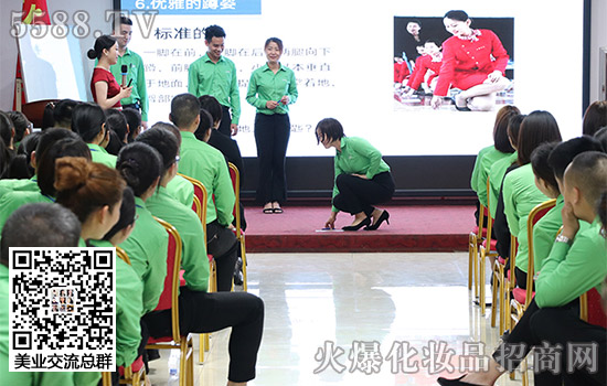 老師現(xiàn)場指導(dǎo)教學(xué) 老師現(xiàn)場指導(dǎo)教學(xué)