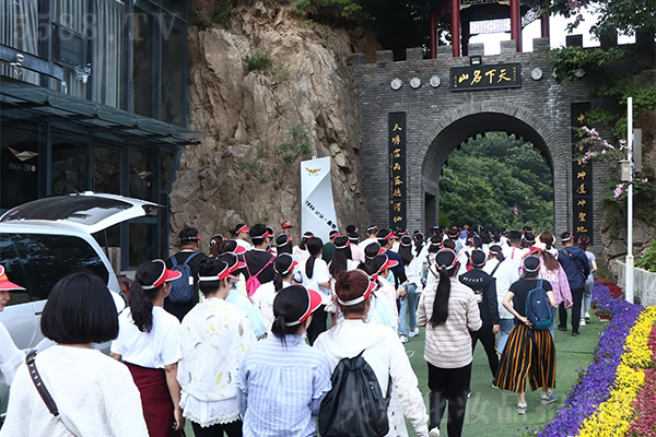 漫漫征途路 堅(jiān)持不懈行 漫漫征途路 堅(jiān)持不懈行