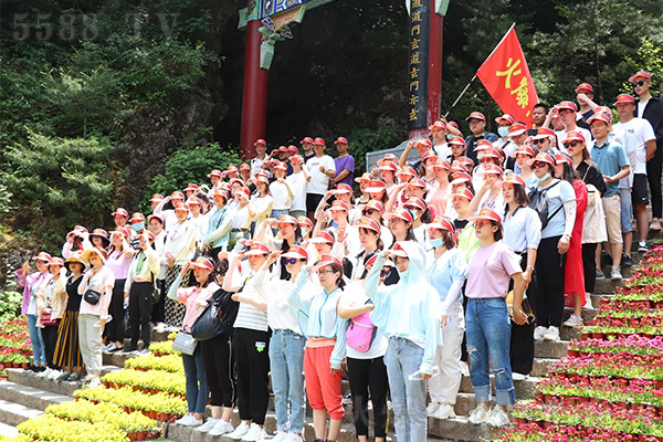 沒(méi)有不可攀越的高峰,沒(méi)有不可完成的夢(mèng)想 沒(méi)有不可攀越的高峰,沒(méi)有不可完成的夢(mèng)想